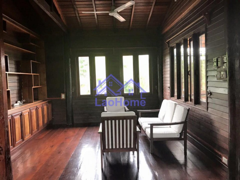 ID: 890 - Lao style wooden house 