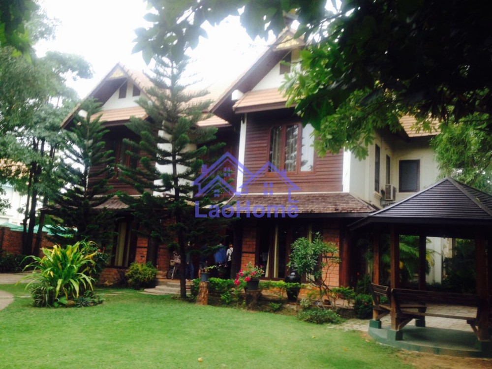 House for rent lao style with garden