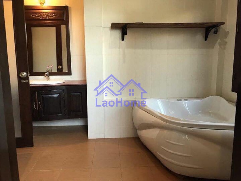 ID: 1087 - House for rent lao style with garden