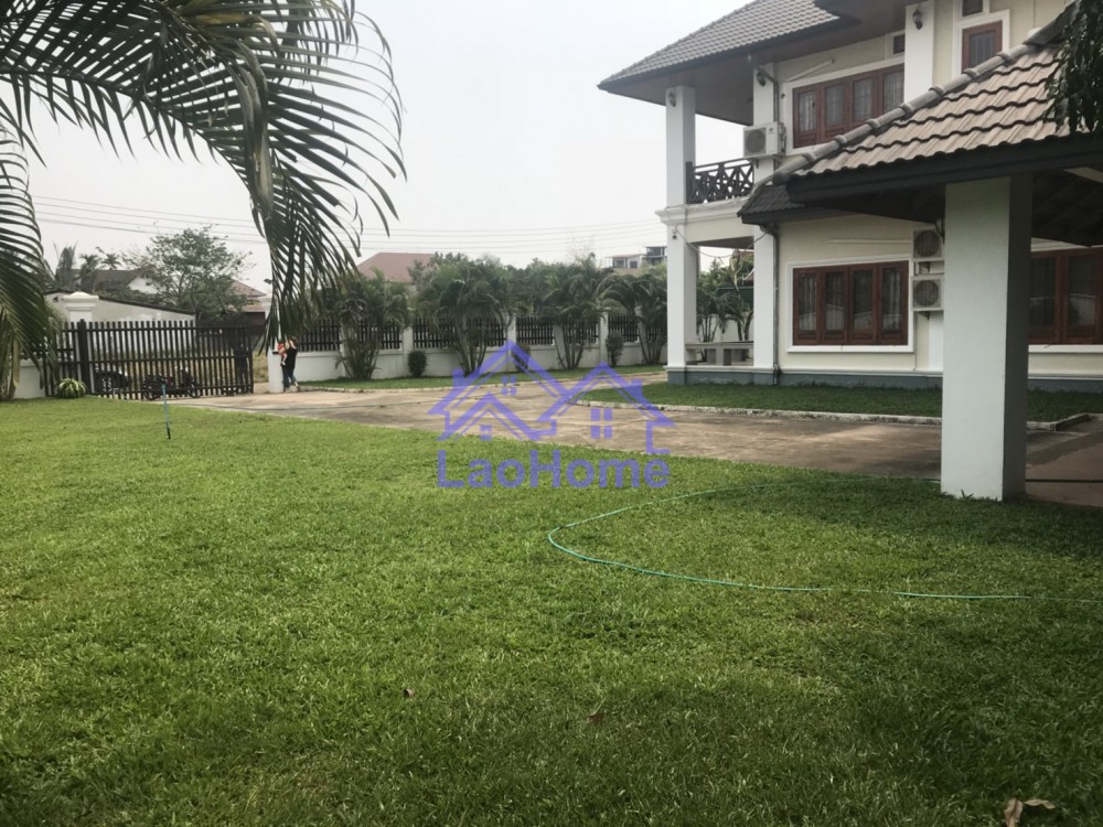 ID: 1089 - Modern Lao style house with garden