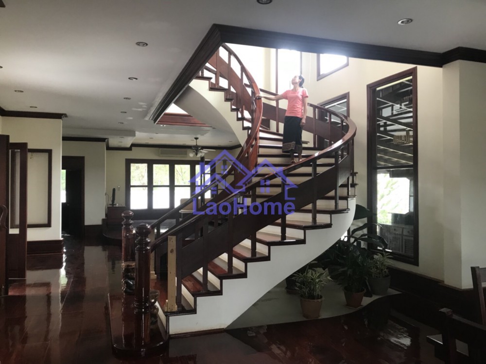 ID: 1091 - House for sale modern lao style with garden and close Mekong river good view