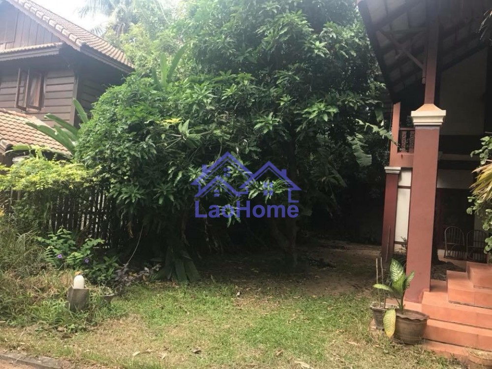 ID: 1093 - House for rent lao style with garden