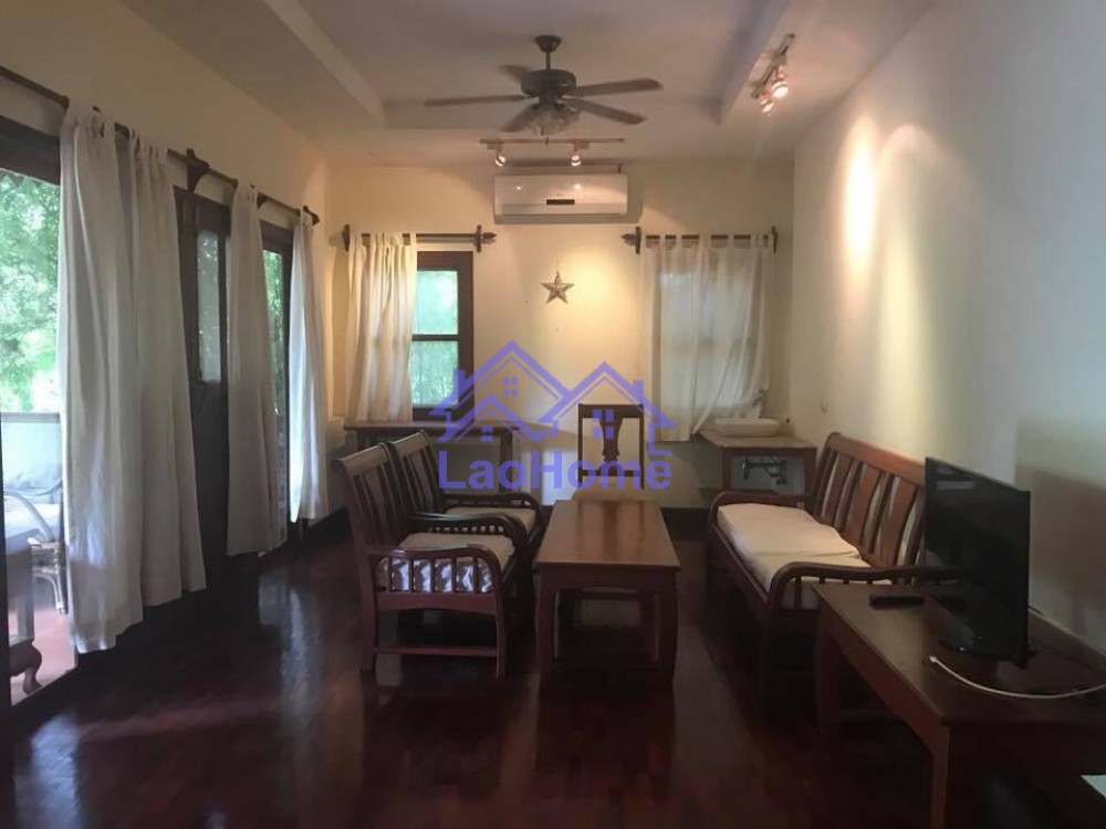 ID: 1093 - House for rent lao style with garden