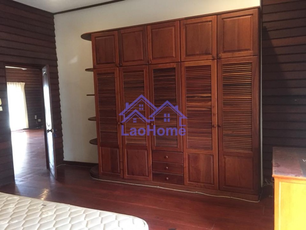 ID: 1094 - House for rent lao style with beautiful garden 