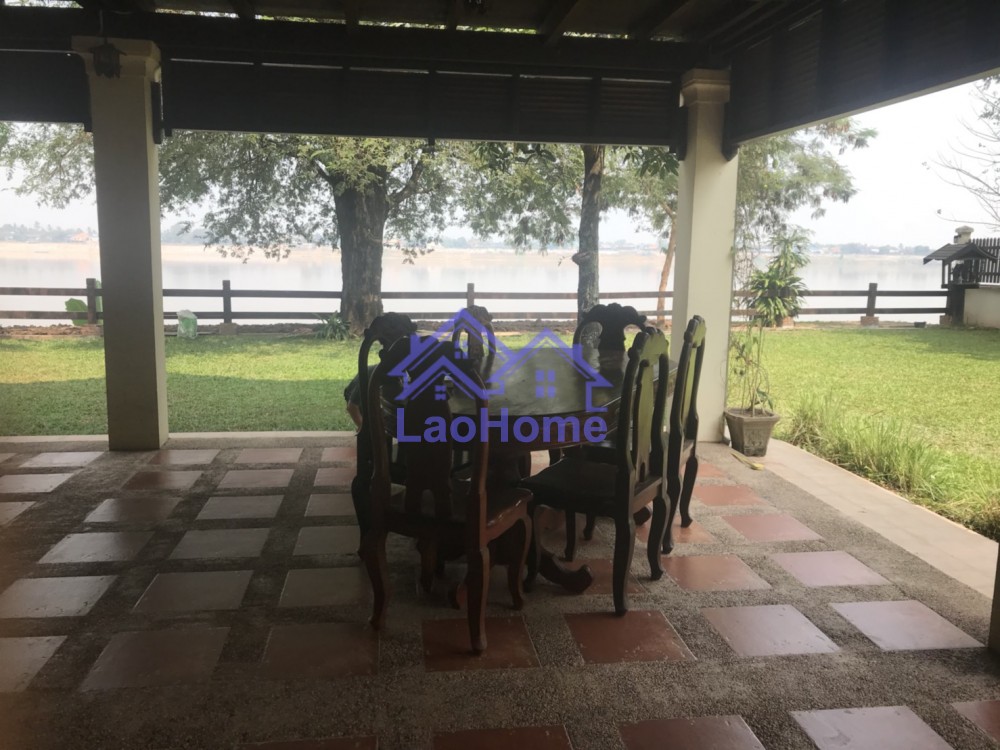 ID: 1098 - House for rent lao style and close Mekong River 