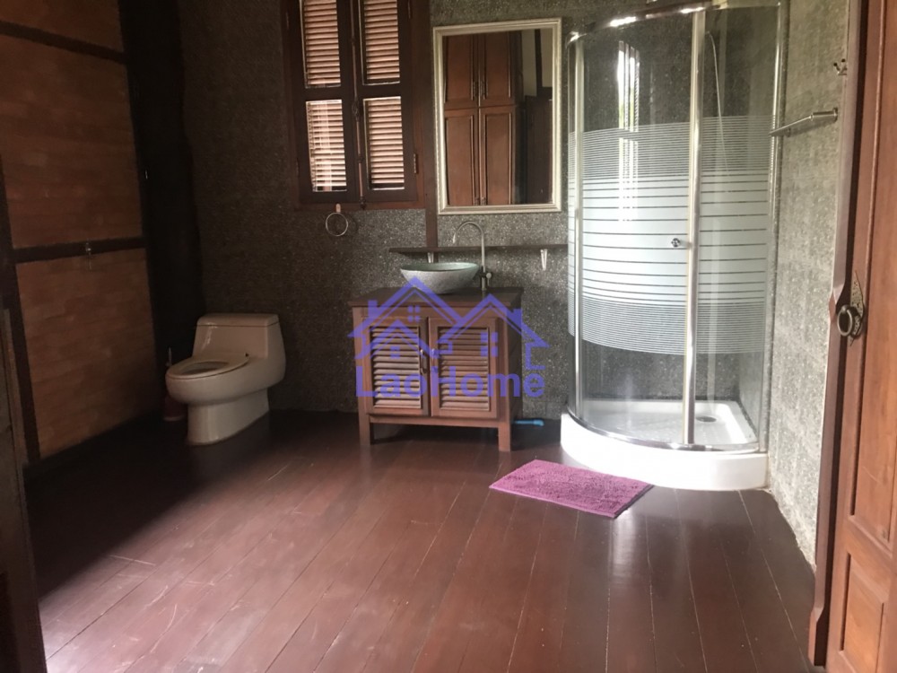 ID: 1098 - House for rent lao style and close Mekong River 