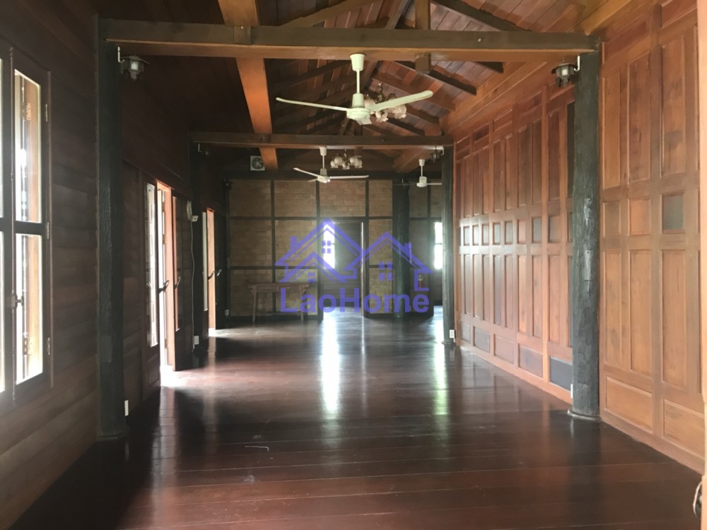 ID: 1098 - House for rent lao style and close Mekong River 