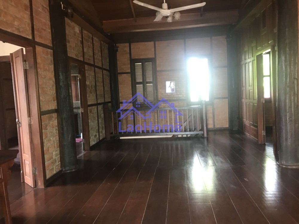 ID: 1098 - House for rent lao style and close Mekong River 