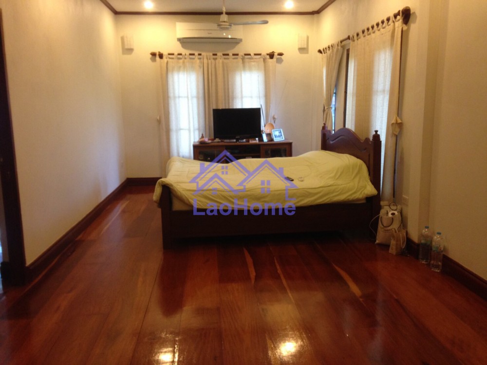 ID: 1110 - House for rent lao style with garden