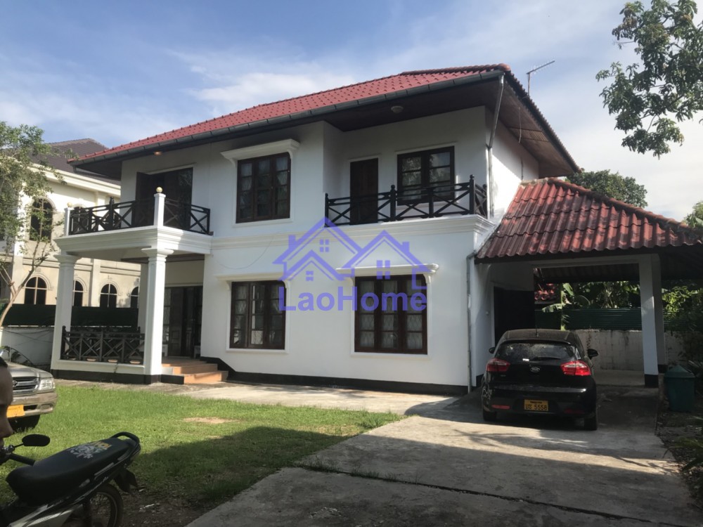 Modern Lao style house with large garden