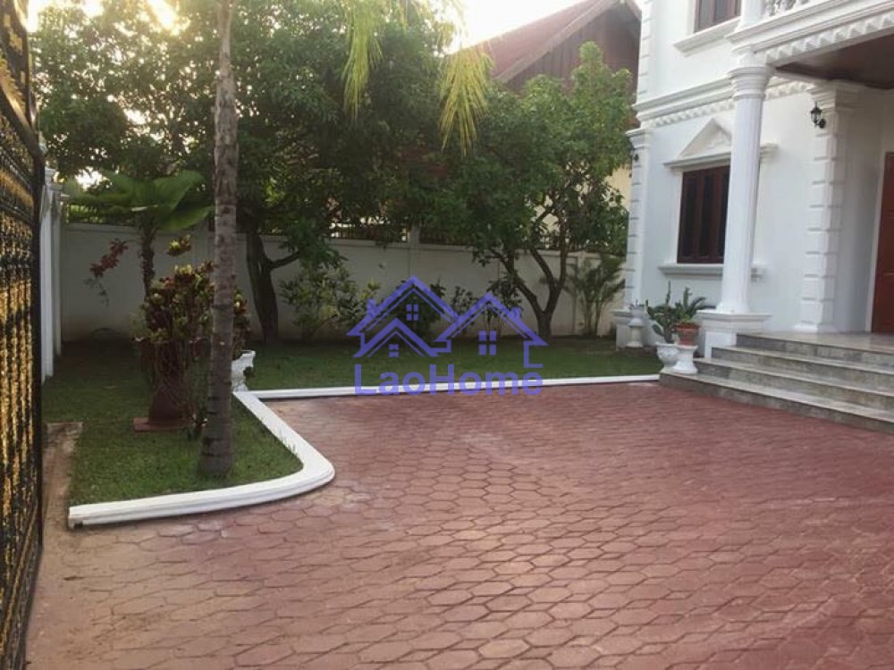 ID: 1136 - Big modern house for rent with garden