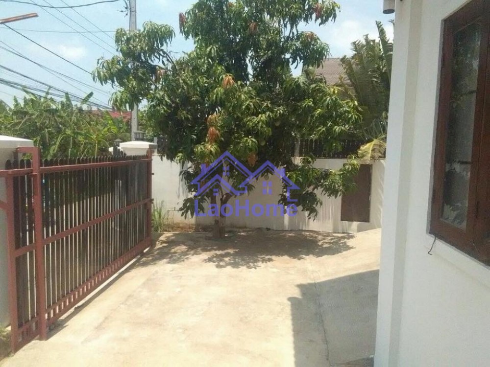 ID: 1138 - Modern Lao style house with garden