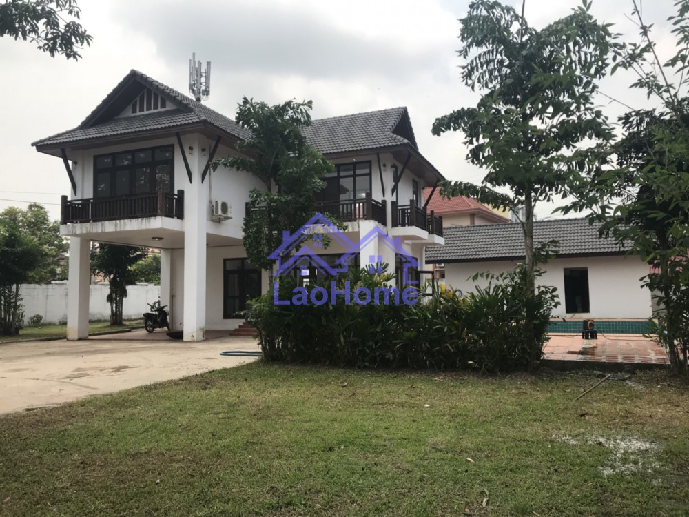 Modern Lao style house with garden and swimming pool for rent 