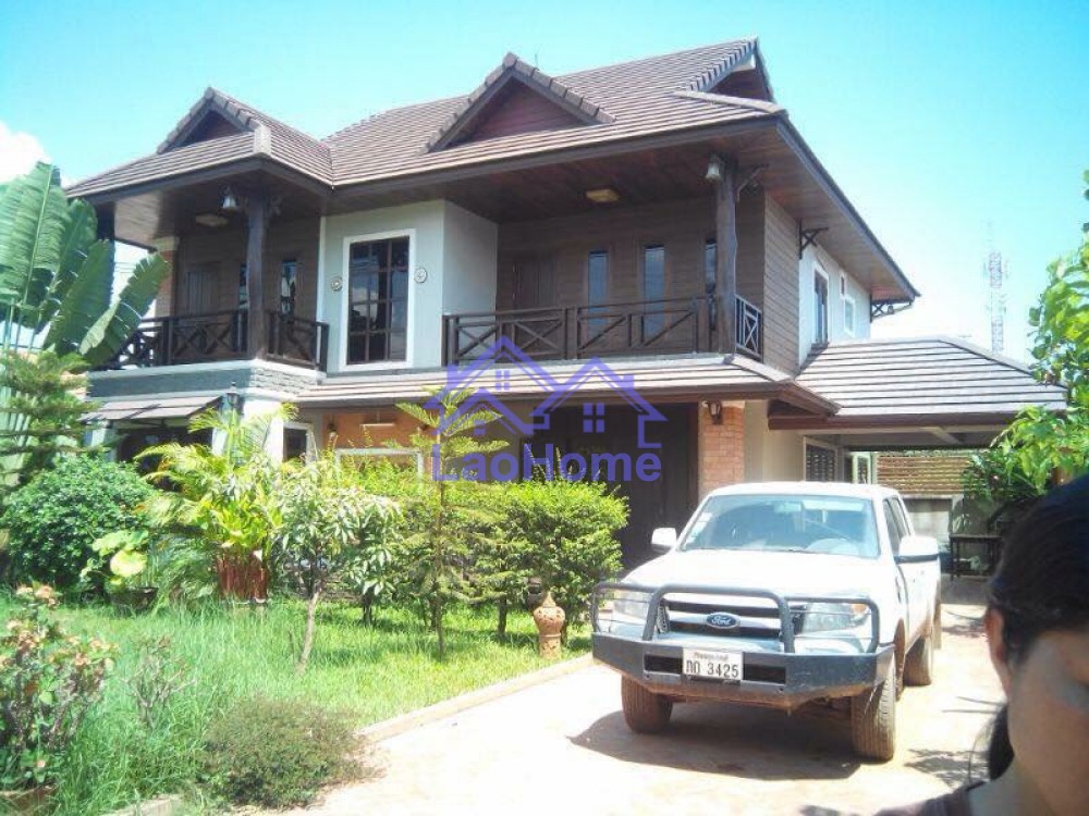 House for rent lao style with garden