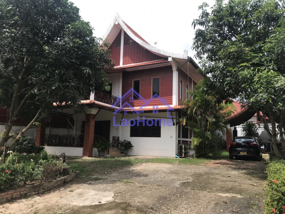 House for rent lao style with garden