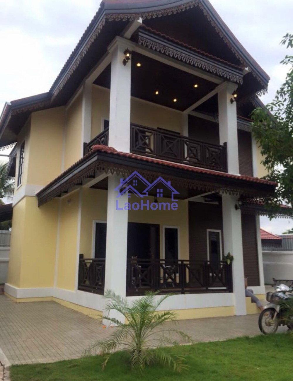 House for rent lao style with garden