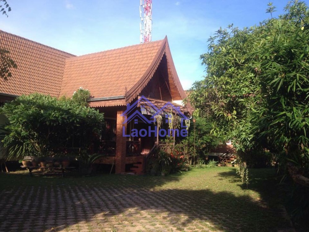 House for rent lao style with garden