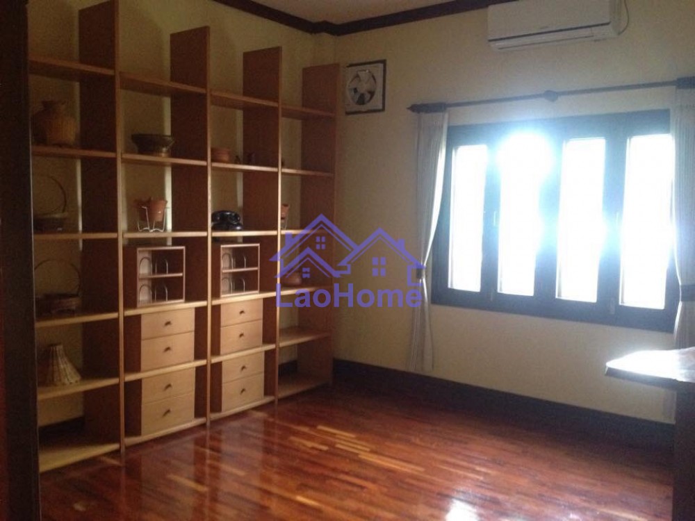 ID: 1171 - House for rent lao style with garden