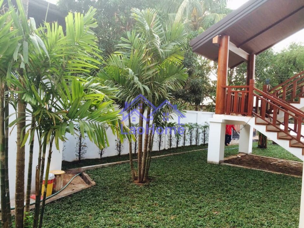 ID: 1179 - Modern Lao style house with garden