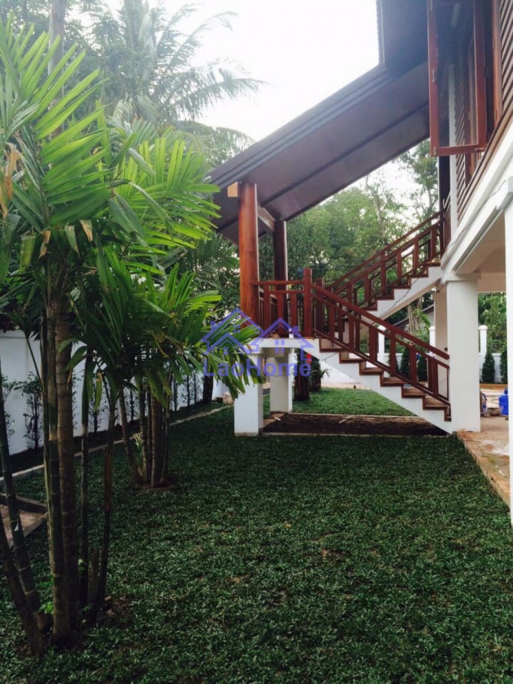 ID: 1179 - Modern Lao style house with garden