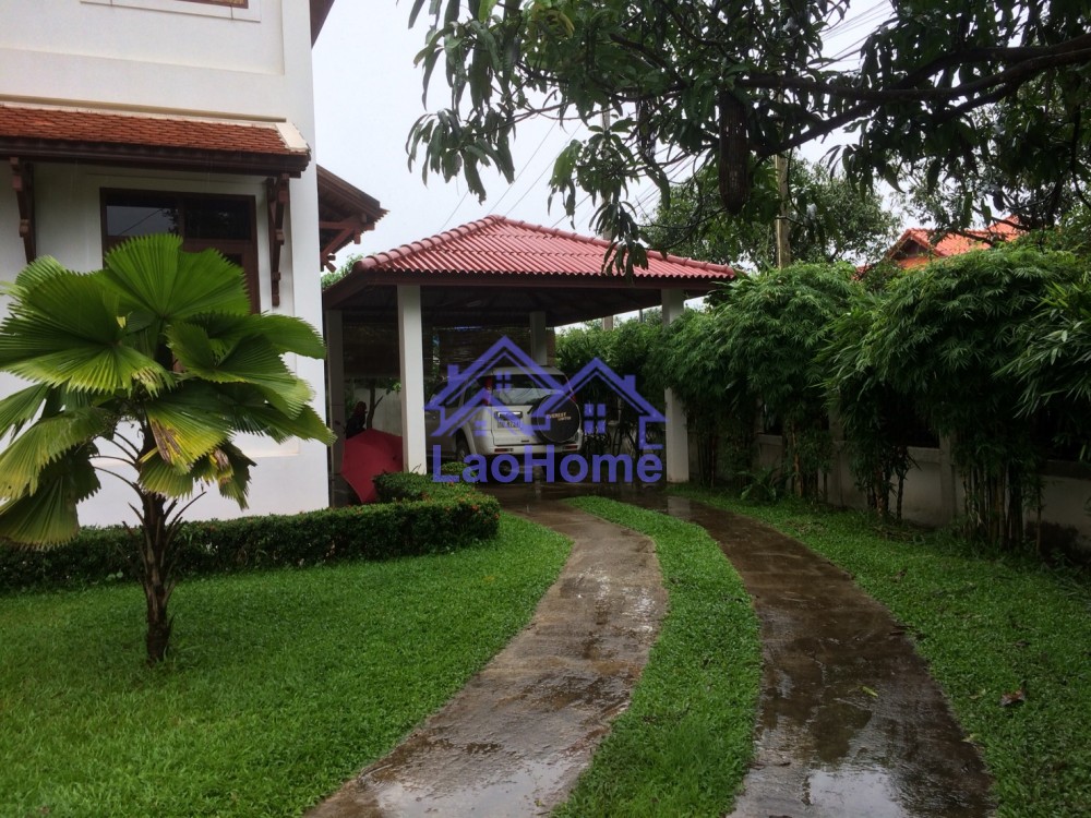 ID: 1184 - House for rent lao style and large garden