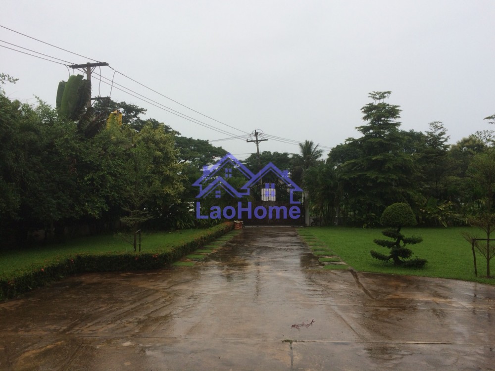 ID: 1184 - House for rent lao style and large garden