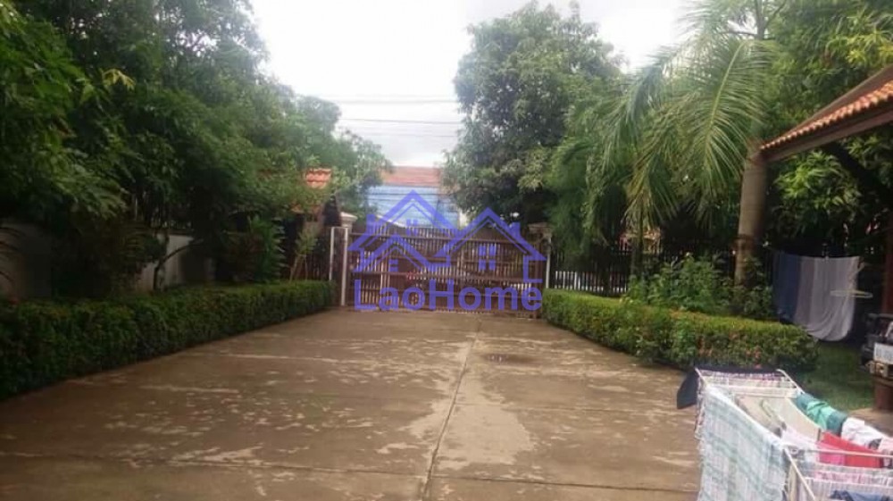 ID: 1189 - House for rent lao style with garden