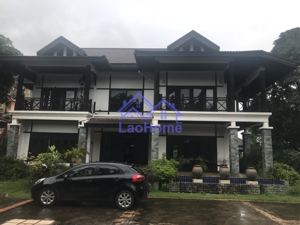 House for rent modern lao style with garden 