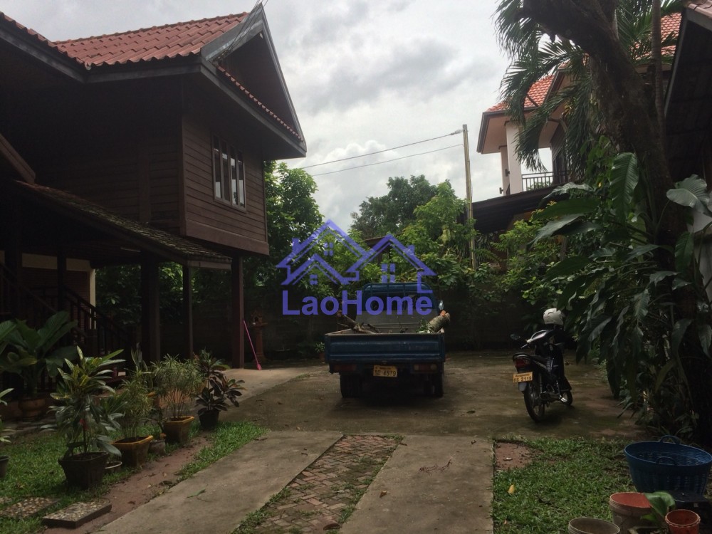 ID: 1192 - House for rent lao style with garden