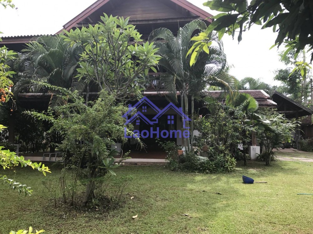 House for rent lao style with garden