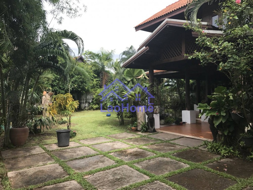 ID: 1195 - House for rent lao style with garden