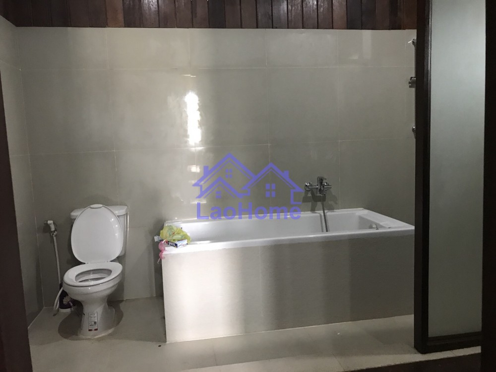 ID: 1227 - House for rent lao style with garden