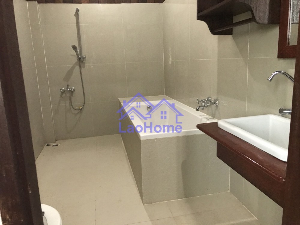 ID: 1227 - House for rent lao style with garden