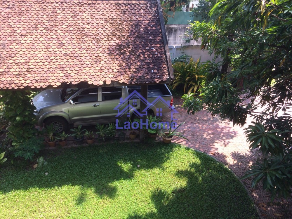 ID: 1239 - House for rent lao style with garden