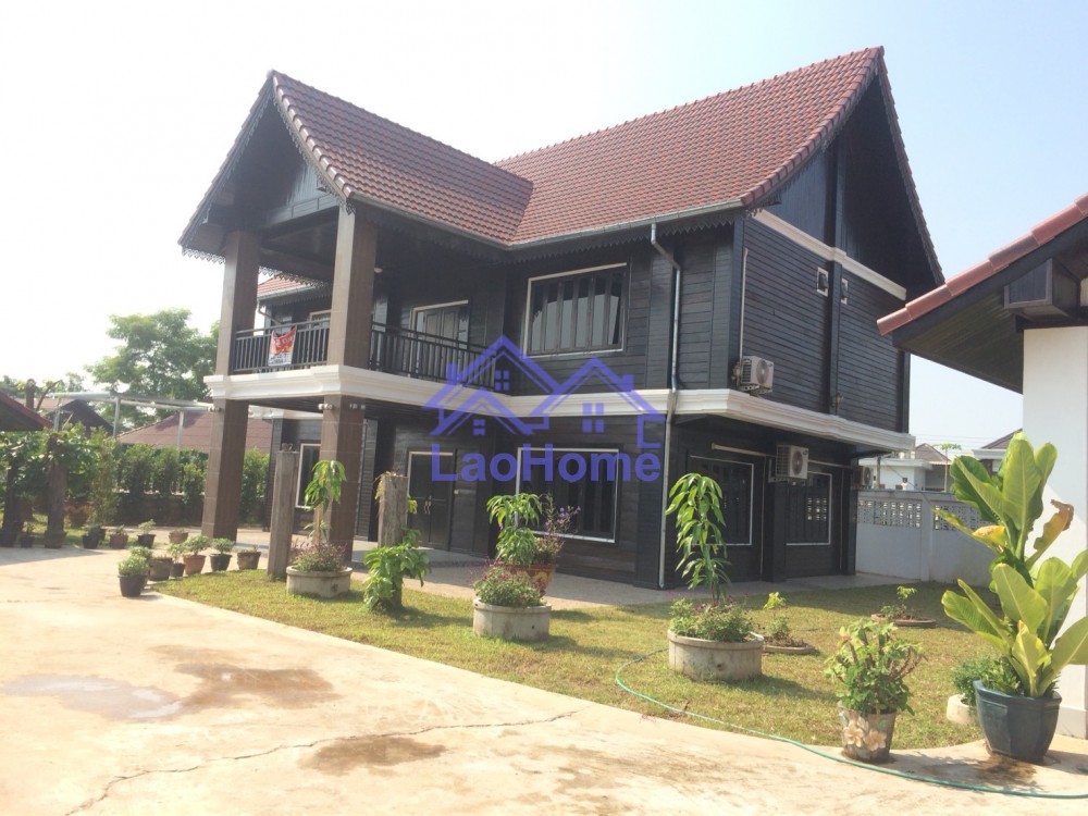 House for rent lao style with garden and swimming pool