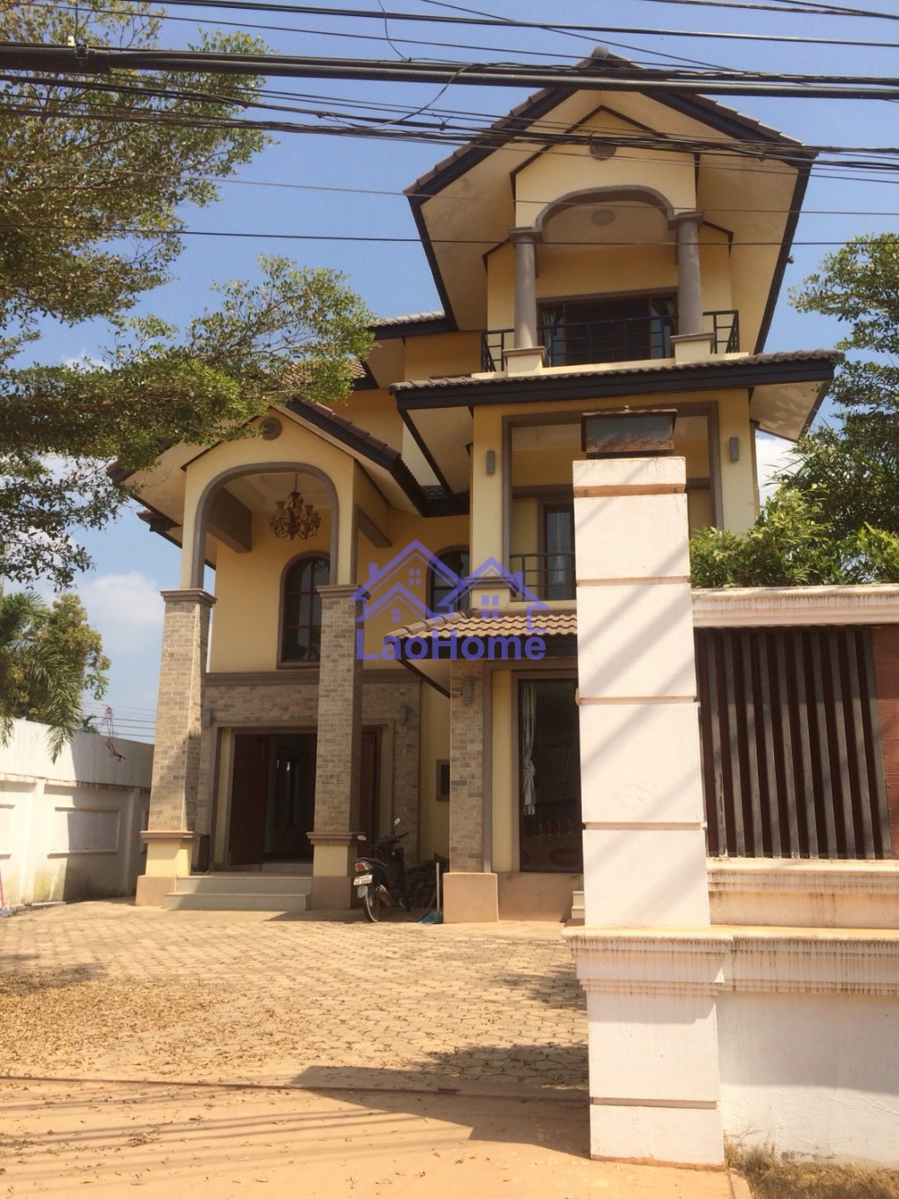 ID: 1246 - Third floor house for rent 