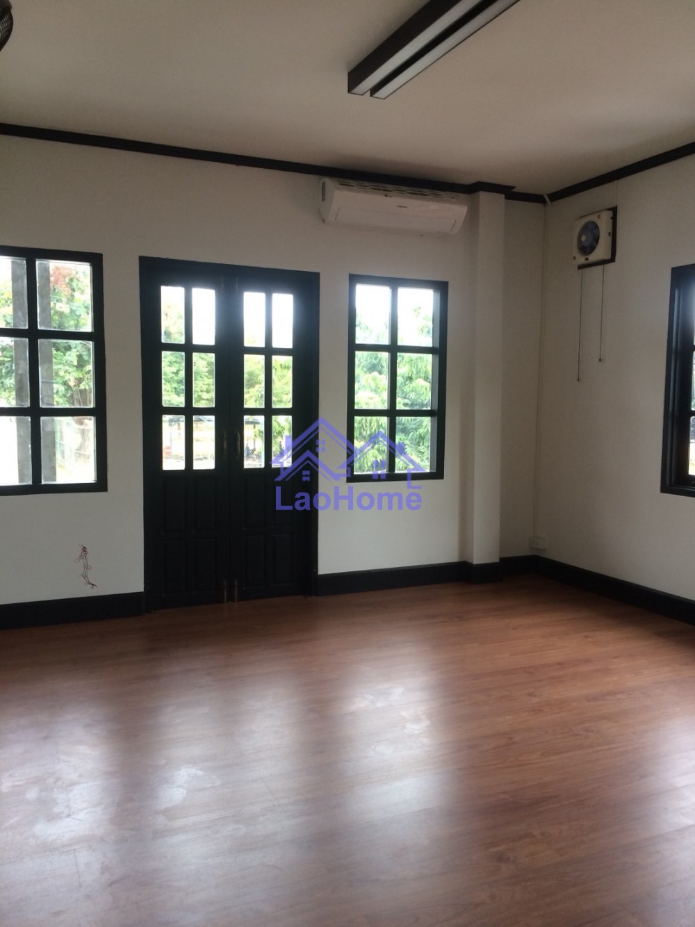 ID: 1277 - Office for rent with large area 