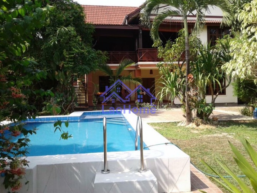 Modern Lao style house with garden and swimming pool 