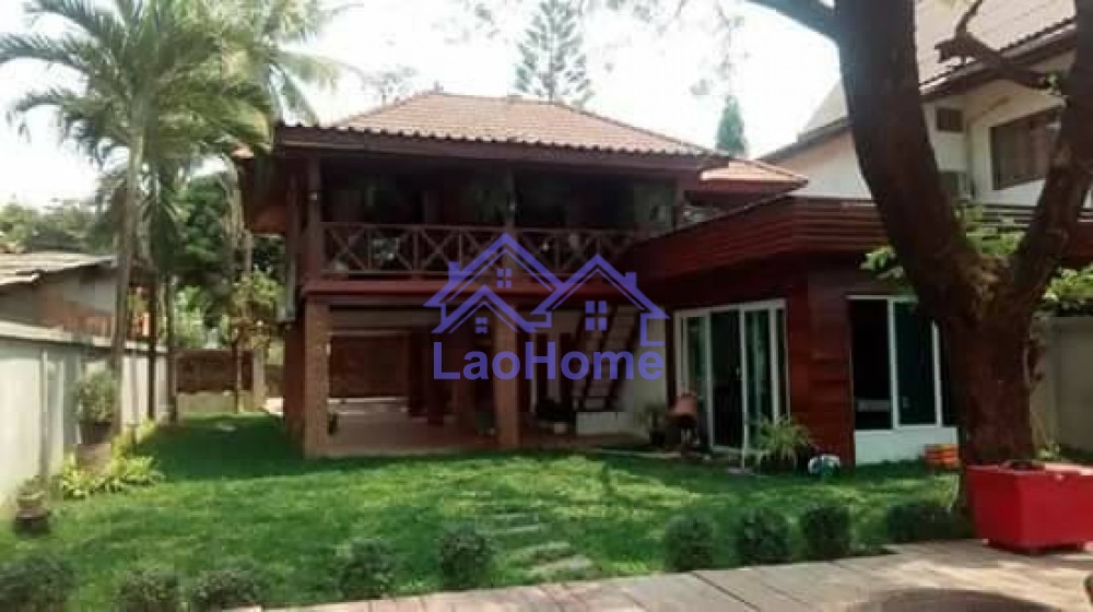 Lao style house for rent with garden and close Mekong River 