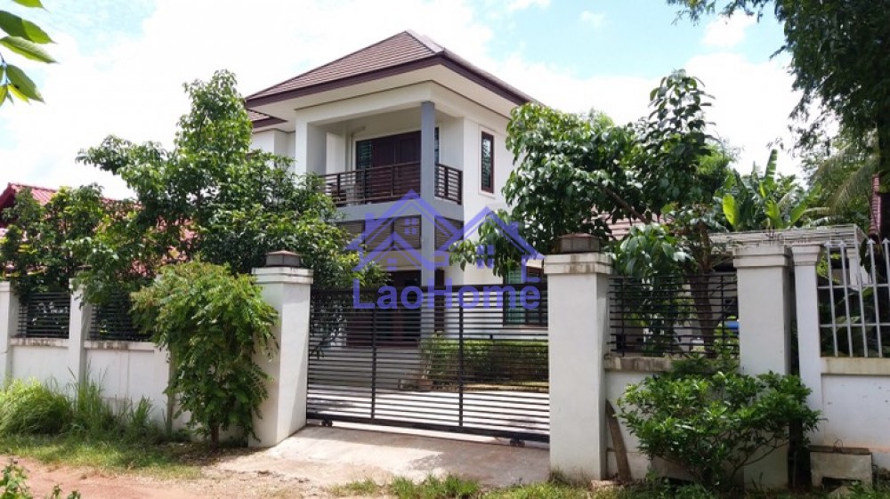 Beautiful modern house for rent with garden 