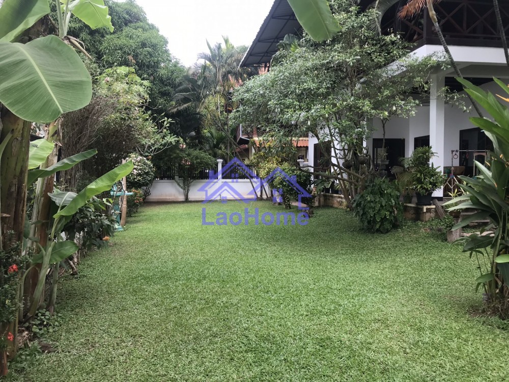 ID: 1342 - Modern Lao style house with large garden and swimming pool