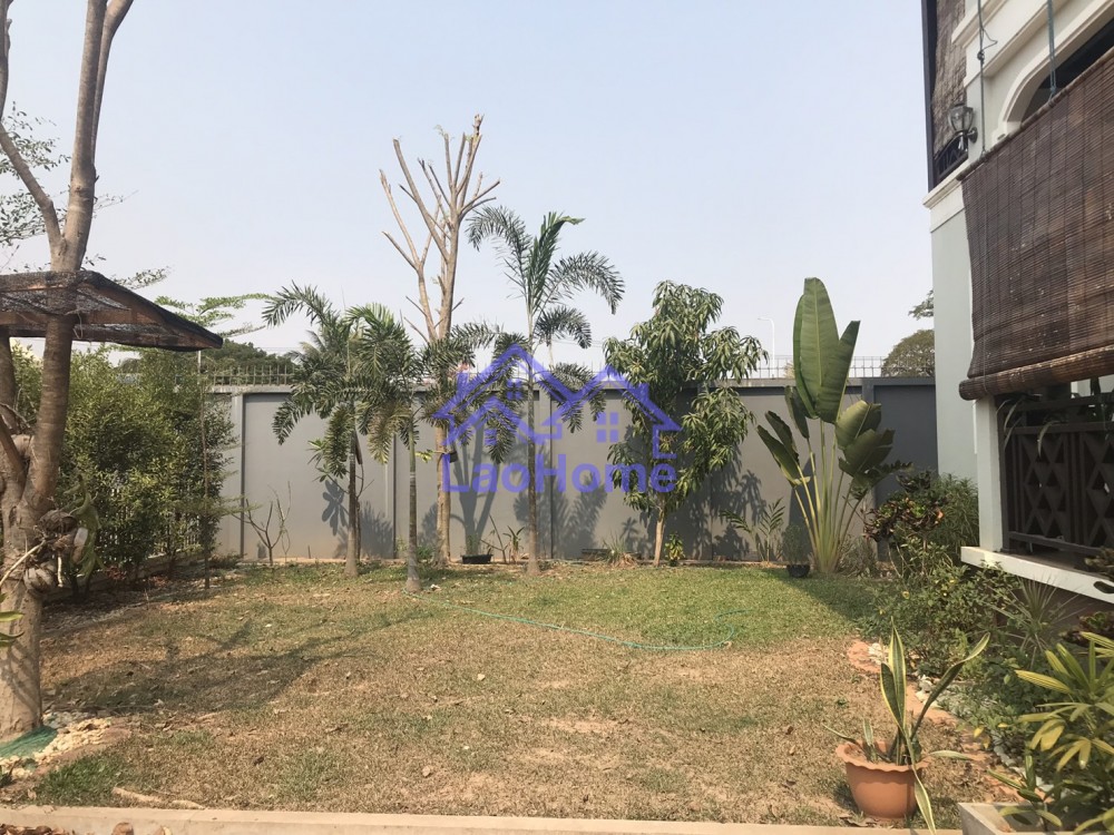 ID: 1358 - Modern Lao style house with garden