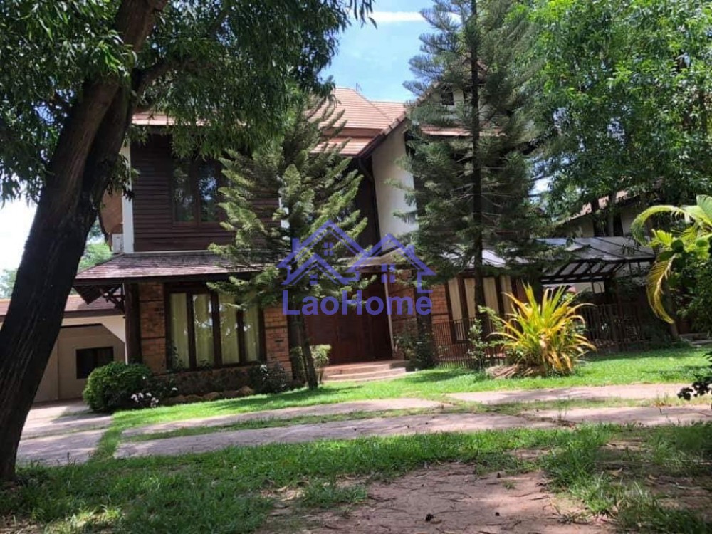 Modern Lao style house with garden