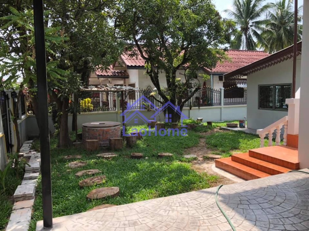 ID: 1406 - Modern Lao style house with garden