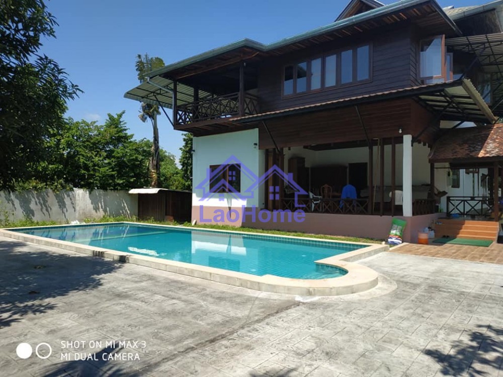 Modern Lao style house with garden and swimming pool 